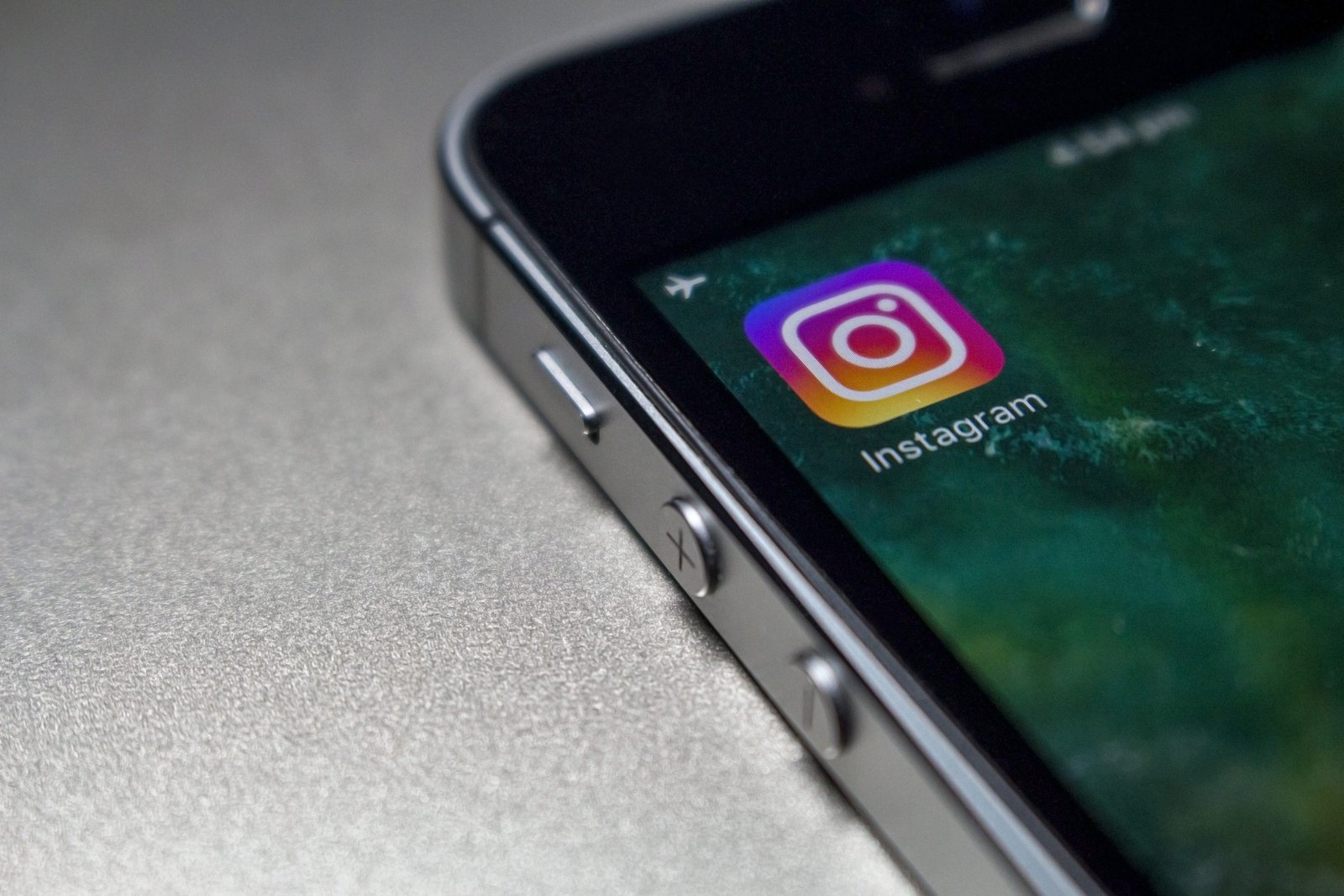 Signaler un Problème sur Instagram est Désormais aussi Simple que de Secouer votre Téléphone | FORCINEWS